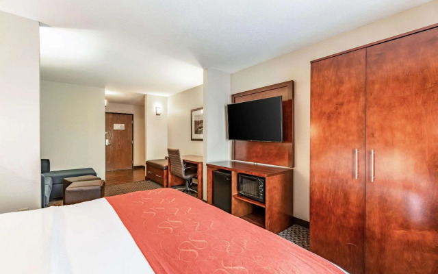 Comfort Suites Escanaba West