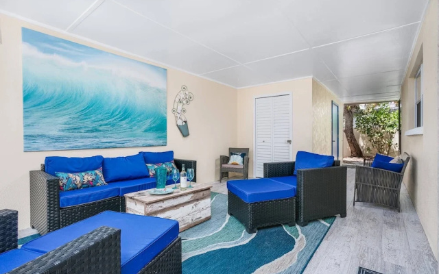 Lulu's Crescent Cottages - Entire two Unit Complex