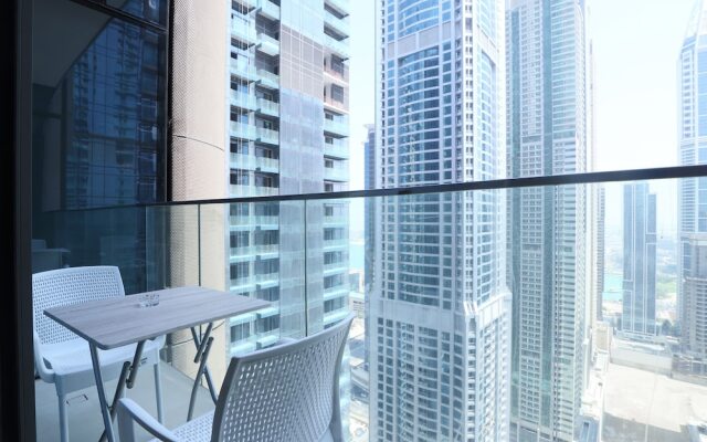 OYO Home 258 1BHK Marina Gate 2