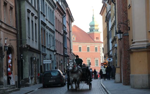 oompH Warsaw Old Town Apartment