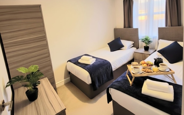 Teams, 4br, 9 Single Beds, Parking & Garden, MoD
