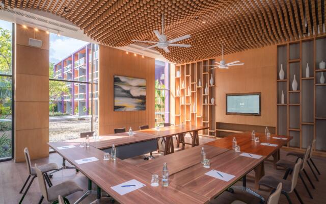 Holiday Inn Express Phuket Patong Beach Central by IHG