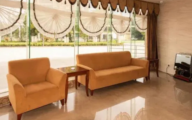 Huaibei Longhu Business Hotel