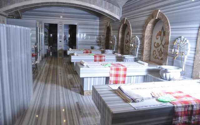 Joyy Hotel & Spa