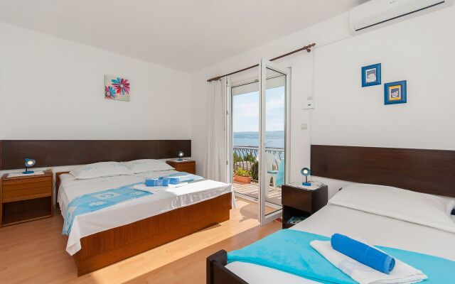 Apartment Franka - beautiful sea view & parking: A4 Stanici, Riviera Omis