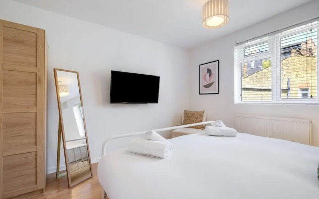 Luxury 3 Bedroom 2 Bathroom House Fulham