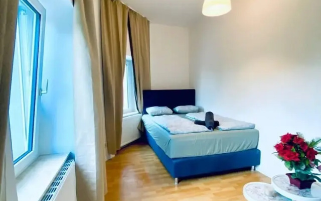 Spacious 4BR Apt Perfect for Groups