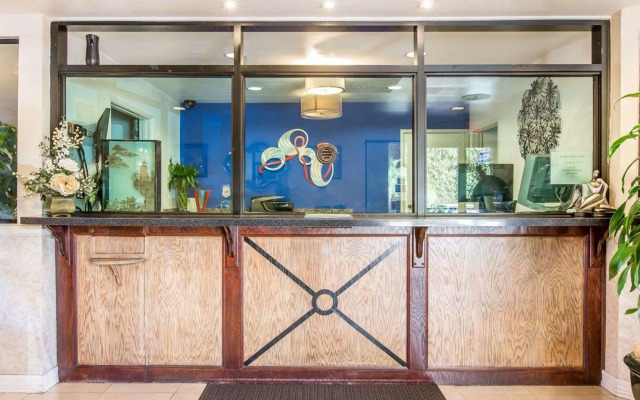 Rodeway Inn & Suites Colton - Riverside