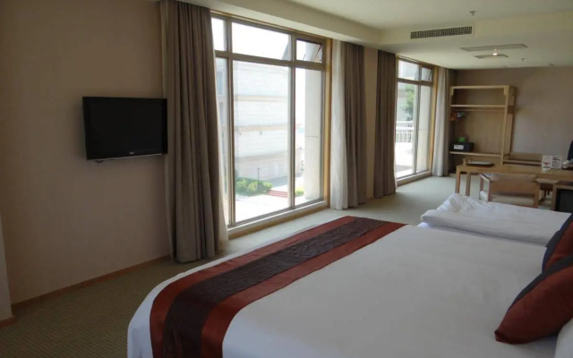 Titan Paradise Xiamen Hotel