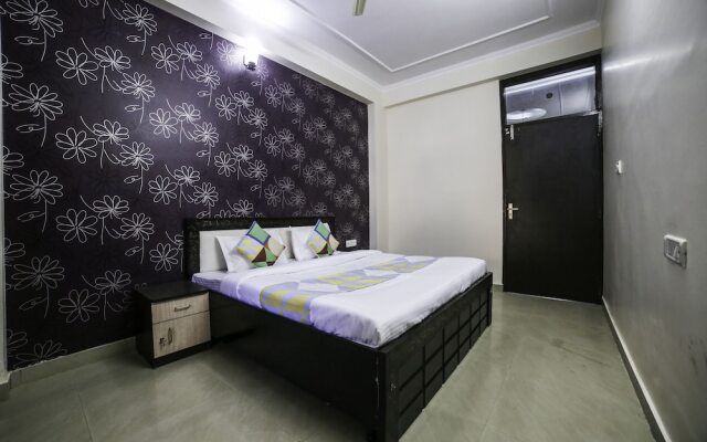 OYO Home 17383 Elegant 3BHK