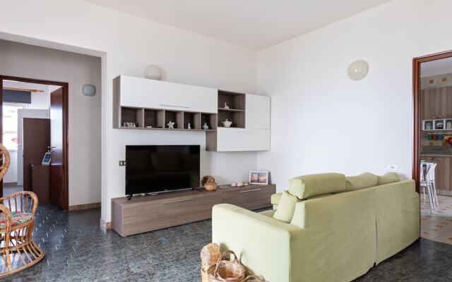 Pleasant Holiday Home in Donnalucata near Spiaggia Micenci