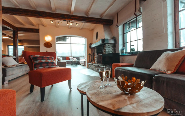 Le Grand Cerf 25 pers, Malmedy- Chalet rustique, jardin