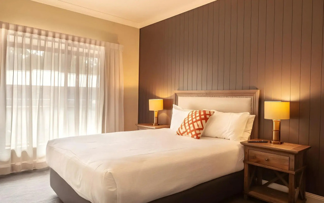 Nightcap at Archer Hotel