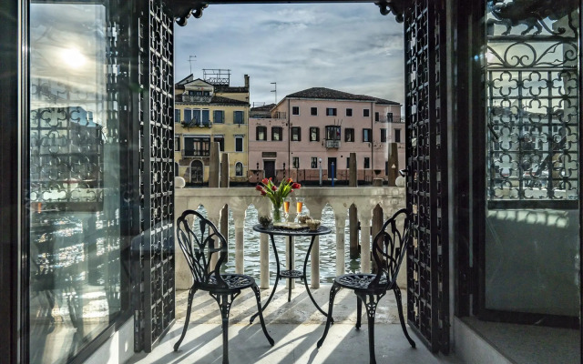 Grand Canal 1