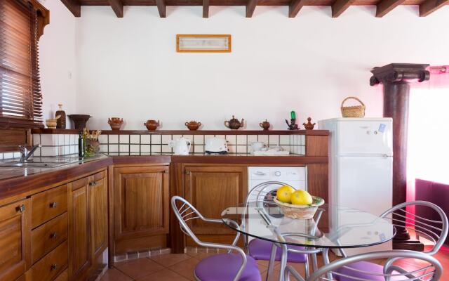 Casas Pilar, Aurora y Tarabilla en finca ecológica