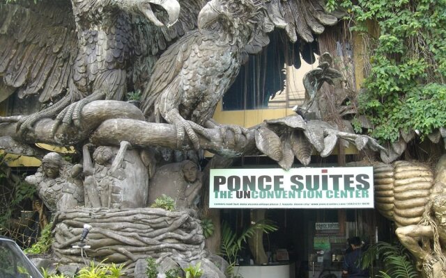 Ponce Suites Gallery Hotel