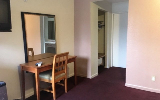 Mission Motel Lynwood - 59 and up.