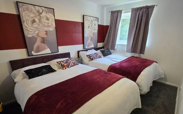 Manchester Blissful Retreat - 3-bedroom House