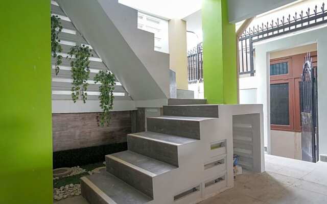 Vaccinated Staff - OYO 948 Vivi Residence Syariah II