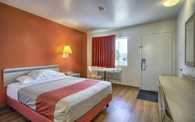 Motel 6 New Cumberland, PA - Harrisburg - Hershey South