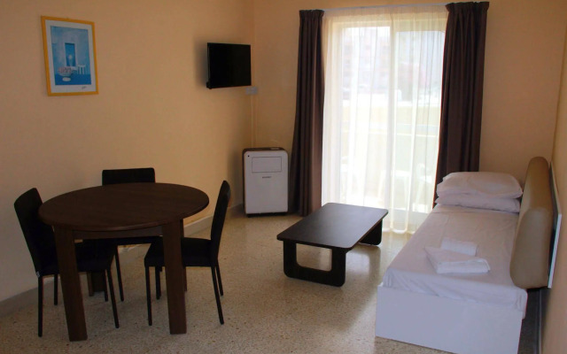 Mavina Hotel & Apartments