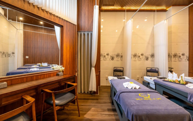 Hue Crown Boutique Hotel