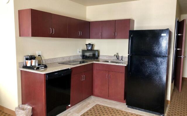 Cobblestone Hotel & Suites – Pulaski/Green Bay