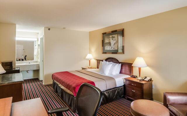 Rodeway Inn & Suites Highway 290 Northwest