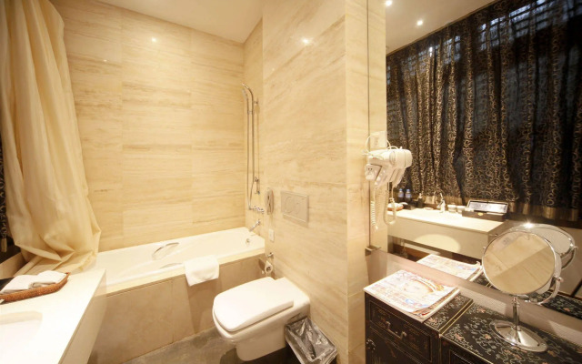 Shichahai Sandalwood Boutique Hotel