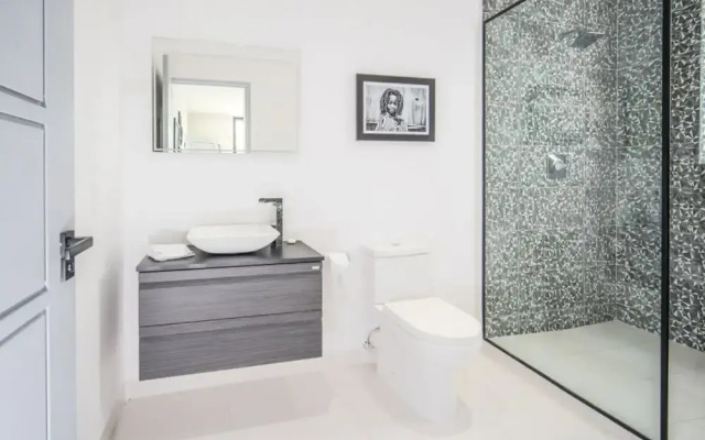 Onyx by Blue Sky Luxury