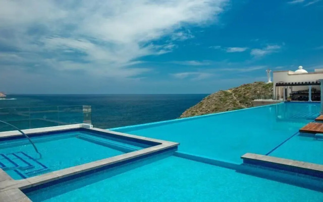 4BD Oceanfront Unit Vista Encantada Cabo