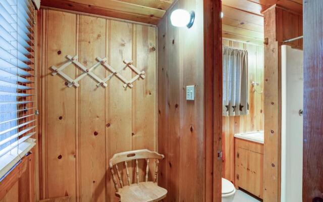 53 Creekside Cabin