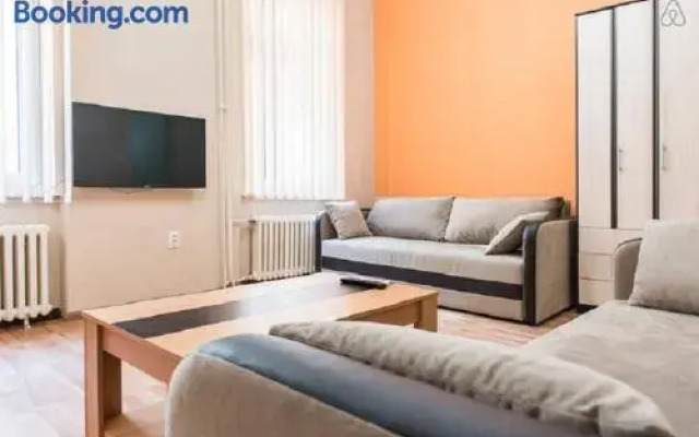 Lazin Rooms & Apartments
