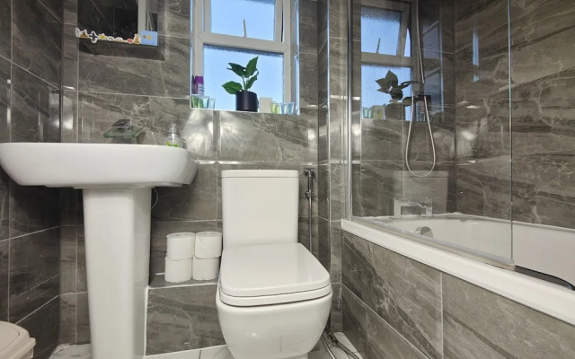 Tyburn Home, Birmingham With Free Parking