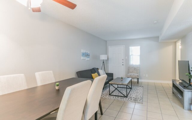 The Economy Suites of East Austin