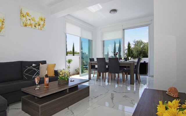 Gloria Paralimni in Paralimni