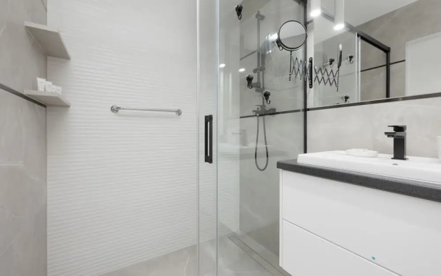 Riverfront Apartment by Renters