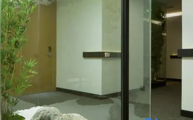 SFEEL DESIGN Hotel (Chengdu Renmin South Road Nijiaqiao Subway Station)