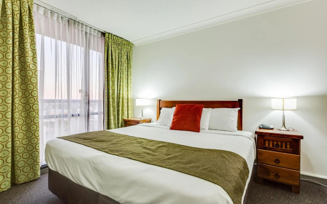 Central Hillcrest Apartment Hotel