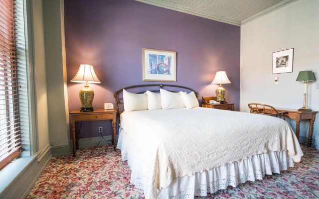 The Black Hawk Hotel