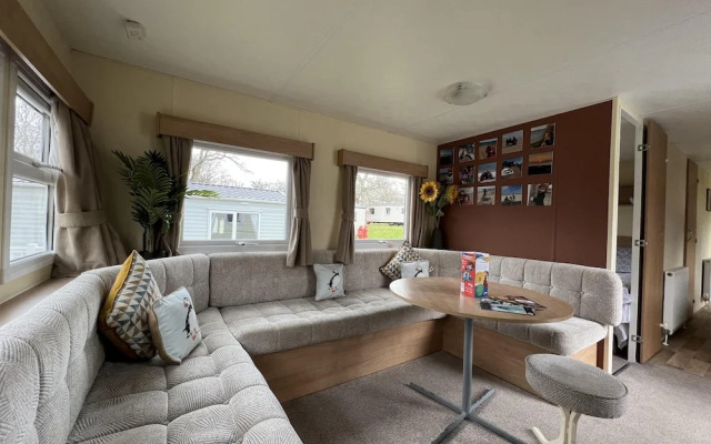 3 Bed Caravan Sea Views Discounted Ferry