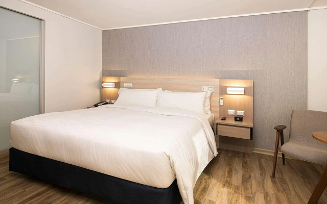 Atton Vina del Mar San Martin by Pullman