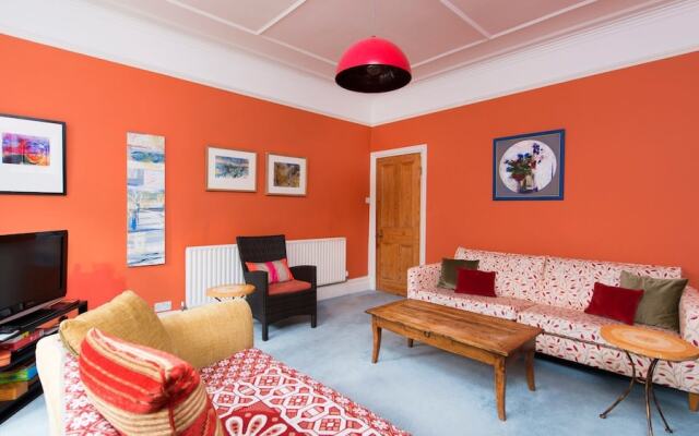 Beautiful 4BR Family Home in Leafy SE London