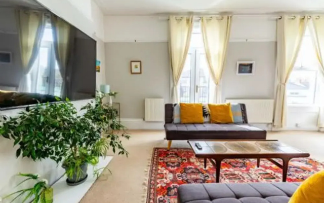 Host Stay St Georges