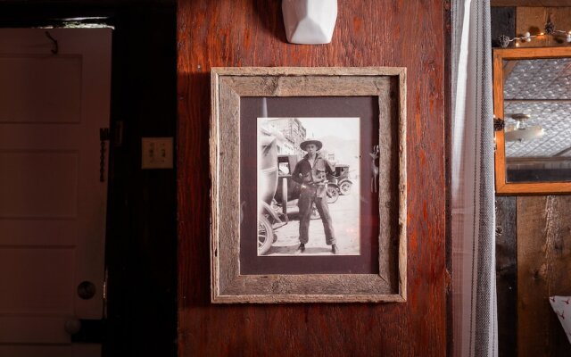 Ski-in/ski-out Miners Cabin