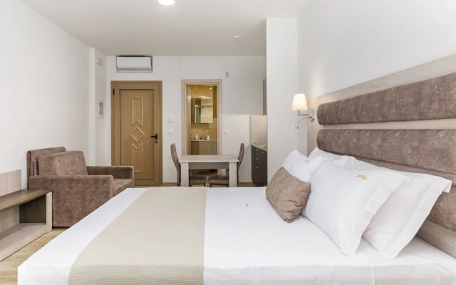 Aria Garden Suites