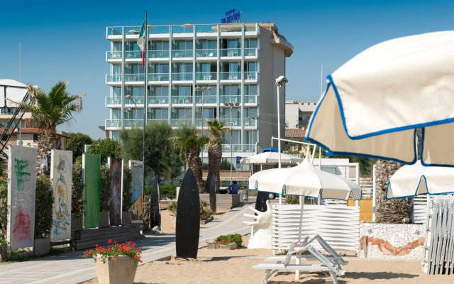 Waldorf Suite Hotel