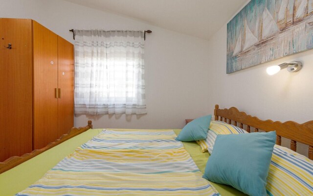 Beautiful Apartment in Vir With 2 Bedrooms and Wifi