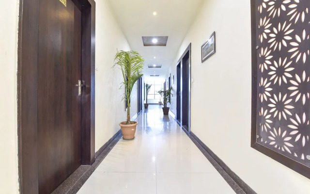Fabhotel Golden Palms