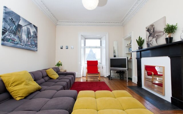 Stylish/spacious/central! Fab Festival Flat For 4